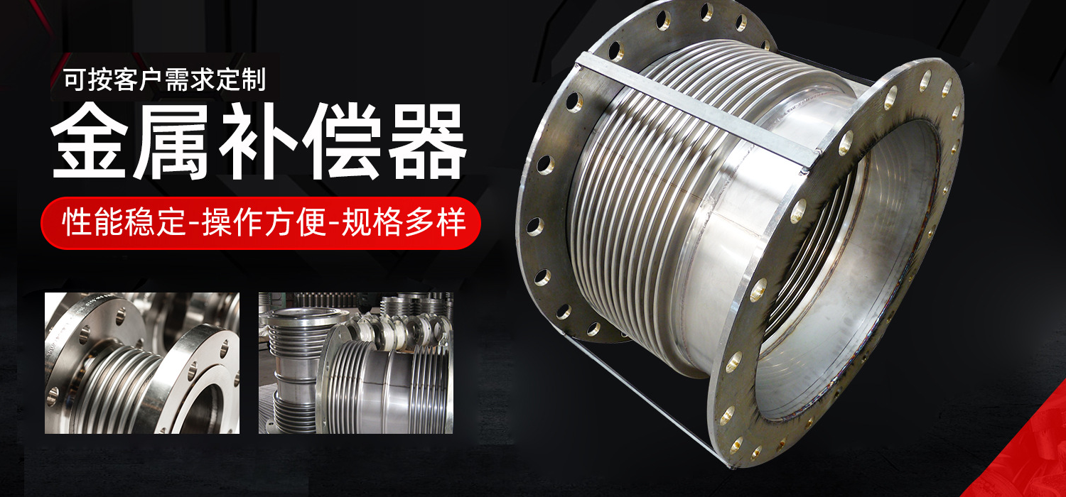 游客在建筑前拍照