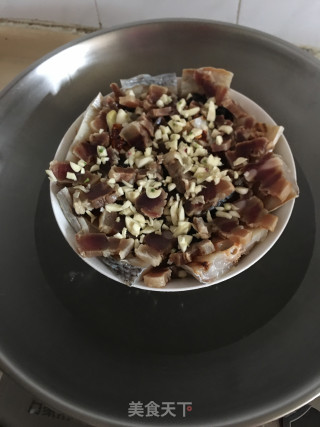 腊肉蒸鱼干的做法步调：9