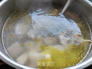 腊鸡莲藕汤的做法步调：4