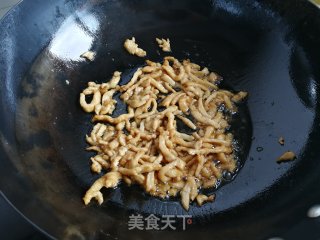 肉丝包心菜炒年糕的做法步调：5