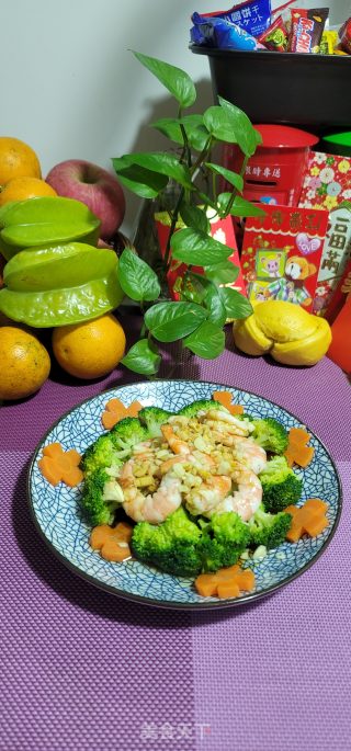 蒜喷鼻虾拌西兰花的做法步调：14