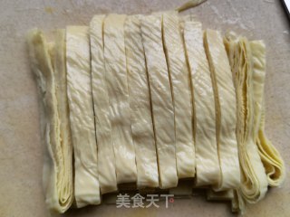 西兰花娃娃菜拌豆腐皮的做法步调：3