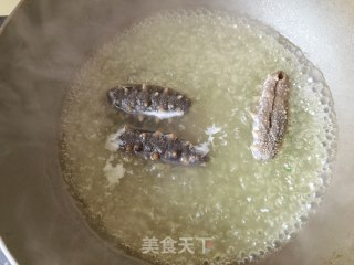 西兰花拌海参的做法步调：4