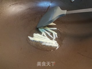 为虎傅翼～油爆年夜虾的做法步调：4