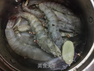 利剑灼年夜虾的做法步调：3