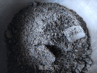 花死芝麻蜂蜜汤圆的做法步调：1