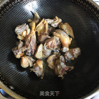 鸭肉炖土豆的做法步调：1