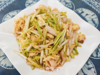 蒜黄海陈菇炒鸡蛋的做法步调：9