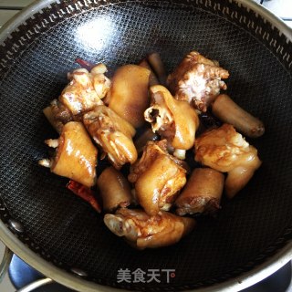 白烧尾巴猪蹄的做法步调：3