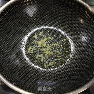 番茄金针菇肥牛汤的做法步调：4