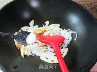 雷笋炒牛百叶的做法步调：8