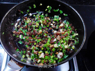 葱喷鼻腊肉蘑菇蒸饺的做法步调：5