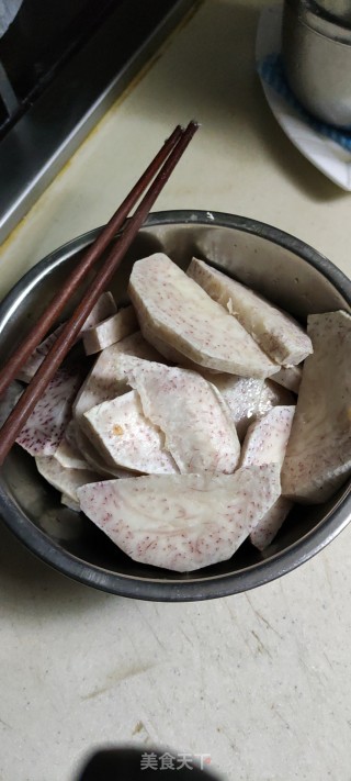喷鼻芋腐乳扣肉的做法步调：2