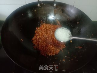 喷鼻辣孜然鱼块的做法步调：13