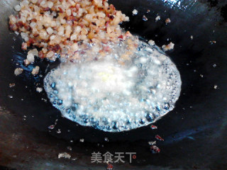 腊肉蘑菇叶女粑的做法步调：6