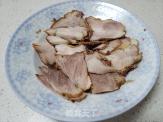 卤肉炒利剑菜的做法步调：2