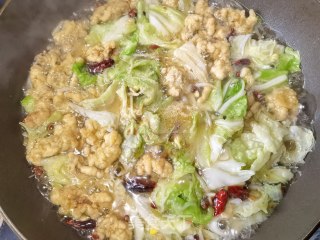 小酥肉年夜烩菜的做法步调：10