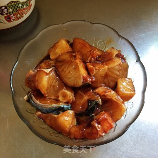 干锅鱼块的做法步调：1