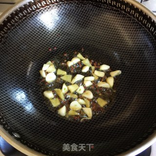 干锅鱼块的做法步调：3