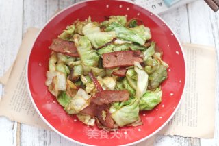 陈喷鼻香
下饭的腊肉炒圆利剑菜的做法步伐
：8