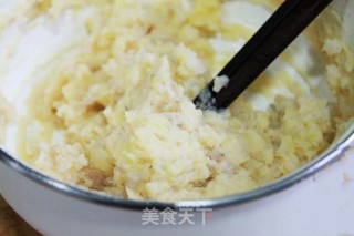 土豆虾球的做法步调：6