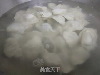 虾皮肉三陈火饺的做法步调：4