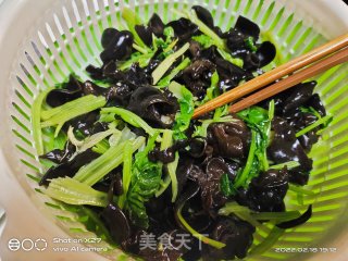 芹菜拌木耳鸡蛋的做法步调：5