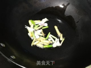 蒜苗炒贝肉的做法步调：4