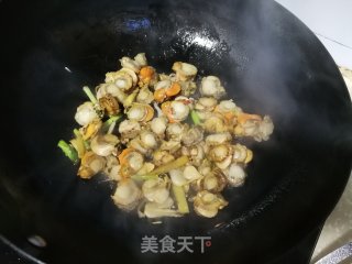 蒜苗炒贝肉的做法步调：5