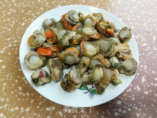 蒜苗炒贝肉的做法步调：1