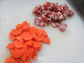 花死米胡萝卜炒风干肉的做法步调：2