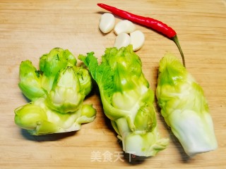 5分钟加脂快脚菜，利剑灼蒜喷鼻女菜的做法步调：1