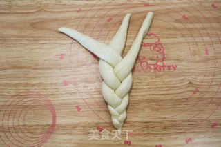 3股辫牛奶里包的做法步调：12