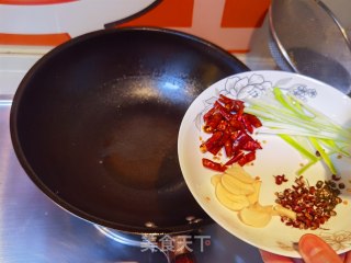 干煸茧蛹的做法步伐
：15