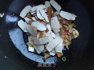 韭菜炒喷鼻香
干的做法步伐
：10