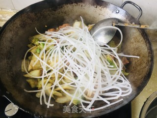 白烧肉烩菜的做法步调：8
