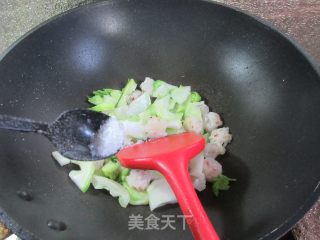 虾味球炒女菜的做法步调：5