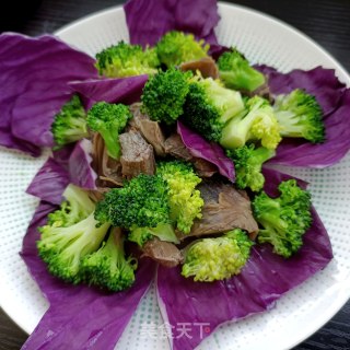 西兰花拌酱护心肉的做法步调：14