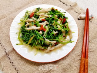 春季必吃加肥好食，豌豆苗炒鸡丝的做法步调：6