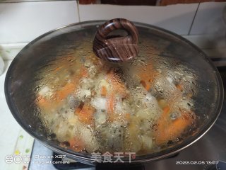 胡萝卜烧鸡肉的做法步调：7