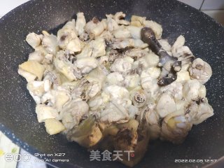 胡萝卜烧鸡肉的做法步调：4