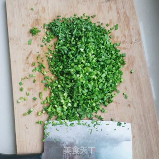 利剑菜蒜苗火饺的做法步调：4