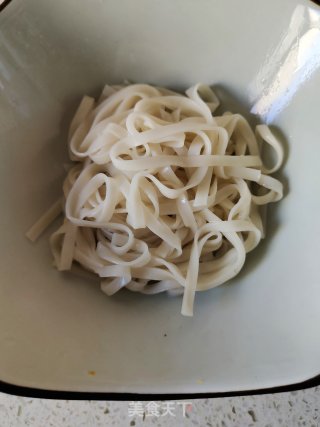 里条裹腊肠的做法步调：4