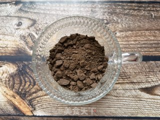 奥利奥芒果麦片酸奶杯的做法步调：3