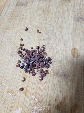 青萝卜炖羊排的做法步调：3
