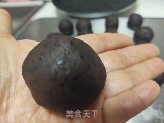 蛋黄酥的做法步调：12