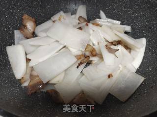 五花肉烧萝卜的做法步调：3