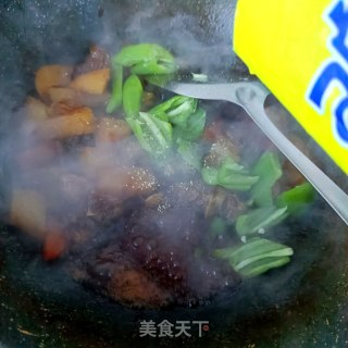 土豆烧牛腩的做法步调：12