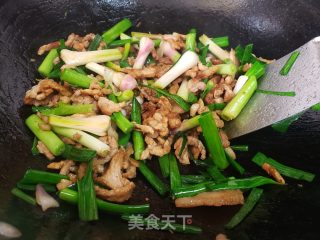蒜苗炒肉丝的做法步调：4