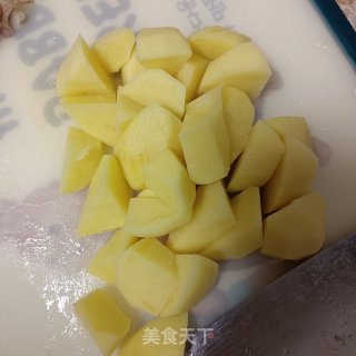 扣肉炖油豆角的做法步调：2